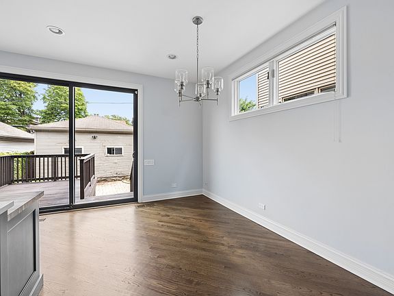 5th image of 2041 N Whipple St