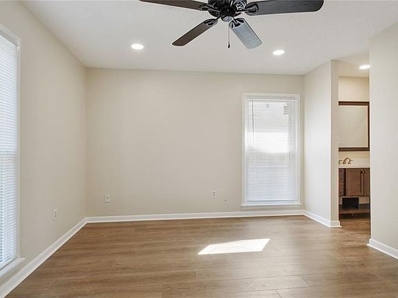5th image of 308 Woodmeade Ct