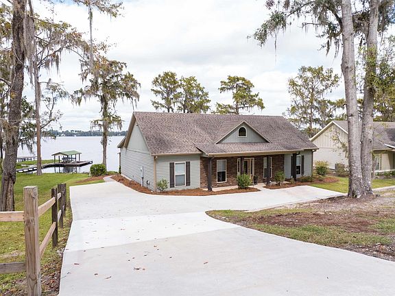 2nd image of 1423 NE Cherry Lake Cir