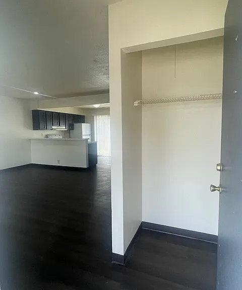 Willow Springs Apartments — Photo 28