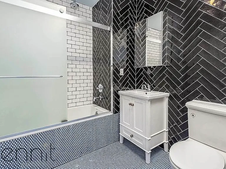 1084 Rogers Ave #7D — Photo 7