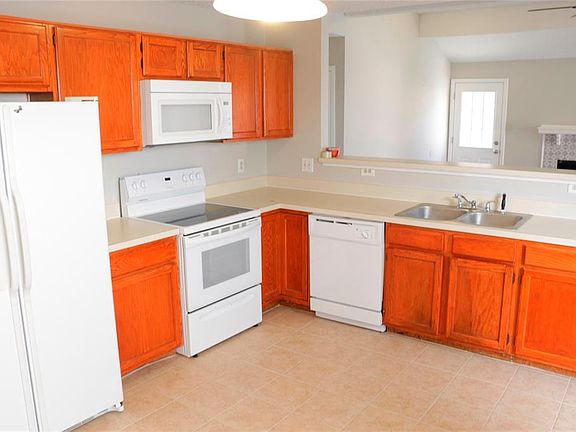 4th image of 512 Valley Mills Dr
