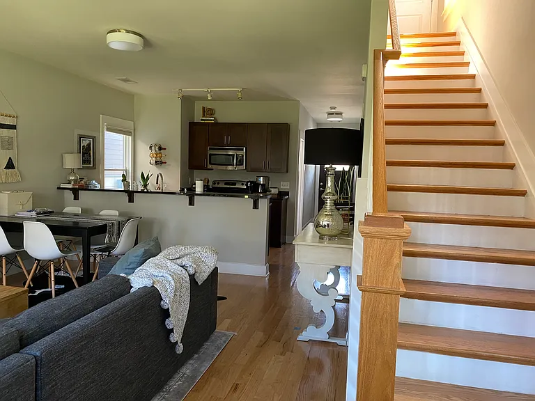 132 Gale Park Ln — Photo 3