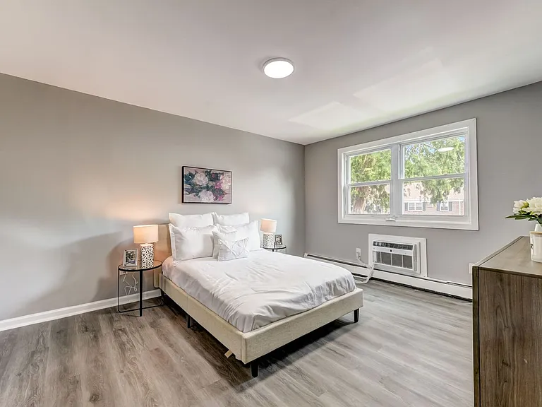 Lavana Falls Apartments — Photo 18