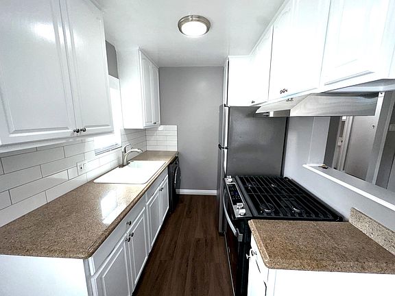 4th image of 231 Loma Ave APT 5