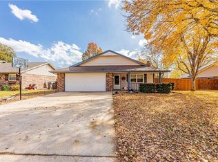 1808 SE Clark St, Bentonville, AR 72712