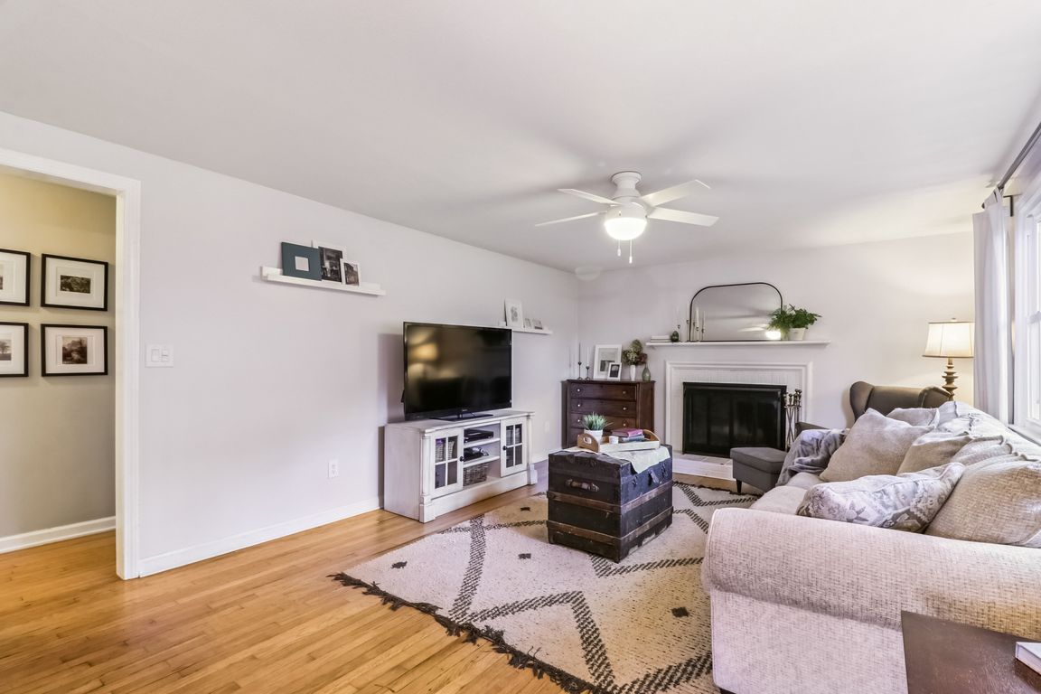 next background image