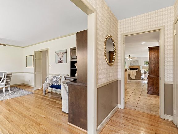 4th image of 1015 Haven Dr