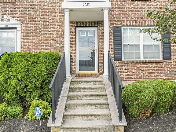 3rd image of 1083 Shady Lake Dr