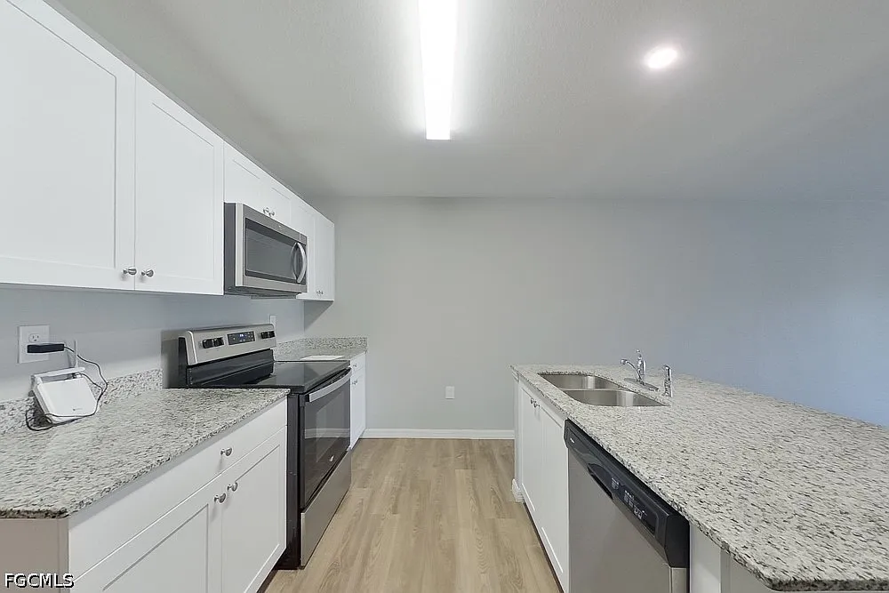 3 bed, 2.0 bath, 1409 sqft, $1,525 — Photo 3