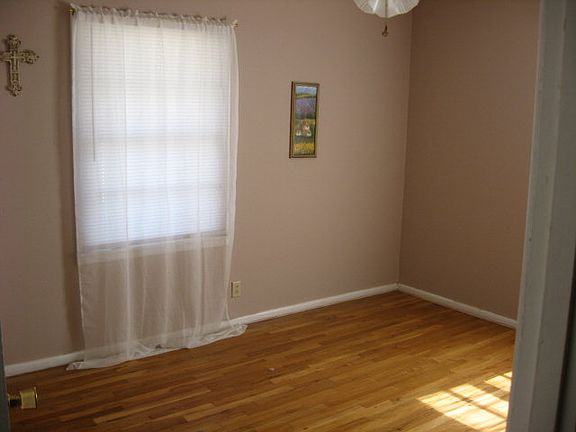 4th image of 3803 Avondale Dr