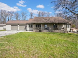 525 Boone Ln, Mitchell, IN 47446