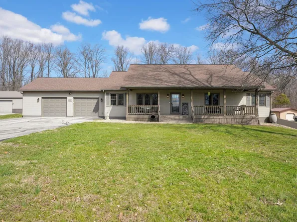 525 Boone Ln, Mitchell, IN 47446