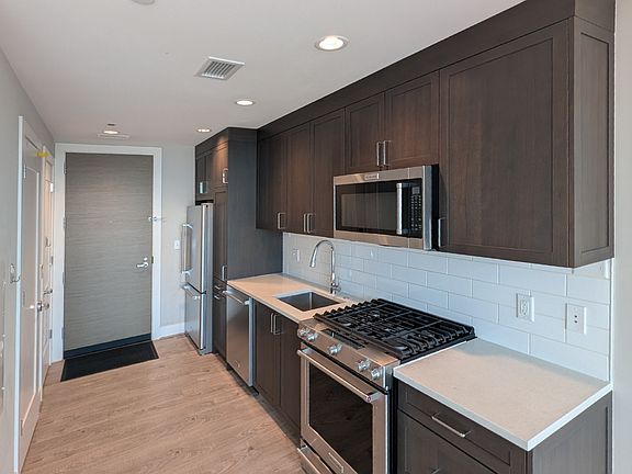 5th image of 930 Rose Ave Unit 1502