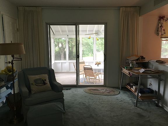 5th image of 231 Saddleback Dr