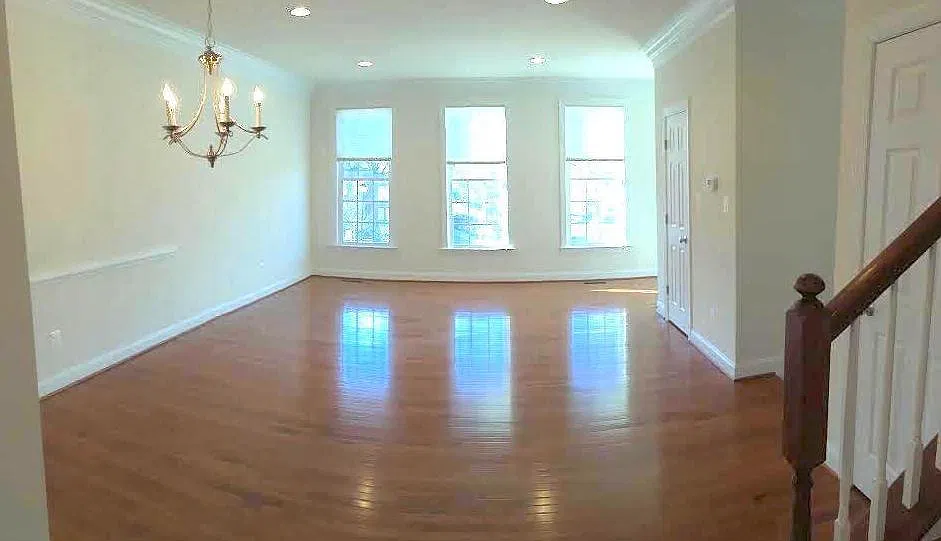 3 bed, 1952 sqft, $3,950 — Photo 3