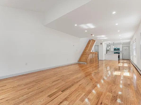 5206 Avenue M image 4 of 21