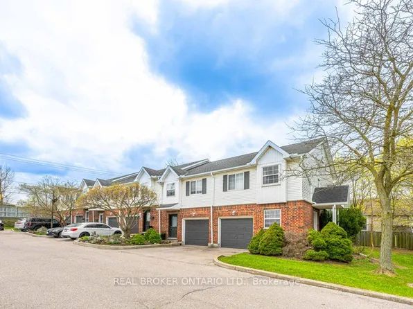 185 Highland Cres #2, Kitchener, ON N2M 5P8