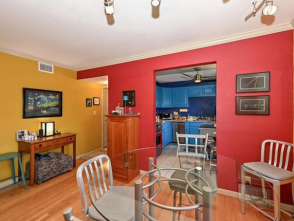 5th image of 1335 E Randolph COURT #C