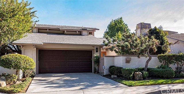 1st image of 33 Laguna Woods Dr