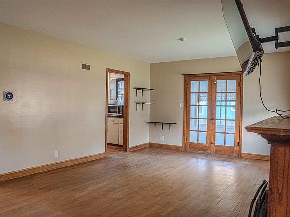 3rd image of 538 W Walnut St
