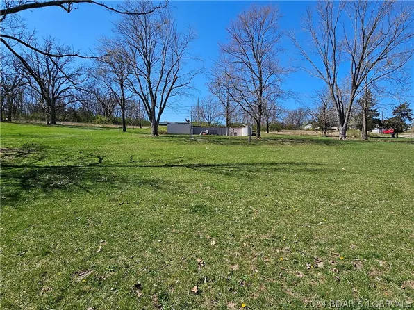 1802 S Aurora St, Eldon, MO 65026