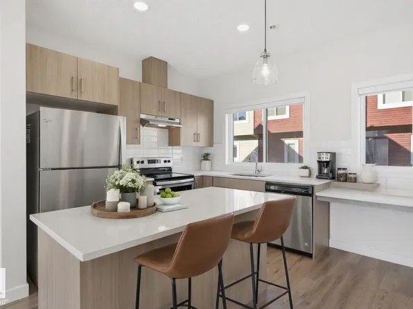 1010 Rabbit Hill Rd SW #85, Edmonton, AB T6W 4G7