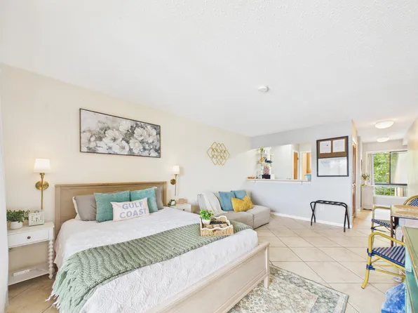 300 Yacht Club Dr Unit 15, Niceville, FL 32578