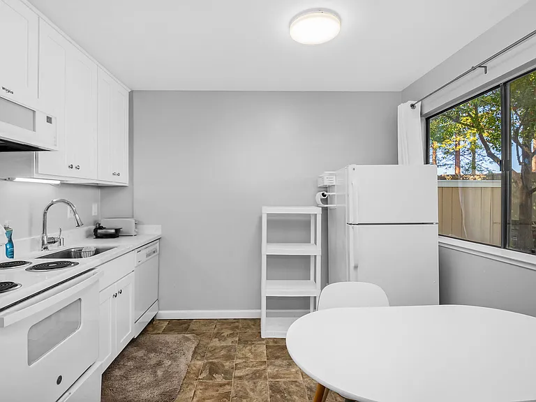 982 Kiely Blvd #F — Photo 20
