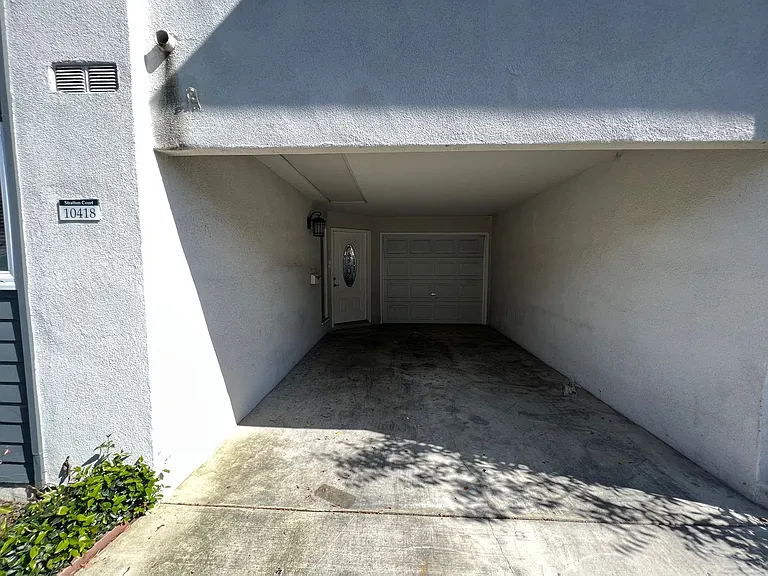 10418 Stratton Ct — Photo 16
