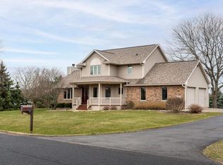 2832 Brooks Ridge Dr, Sun Prairie, WI 53590