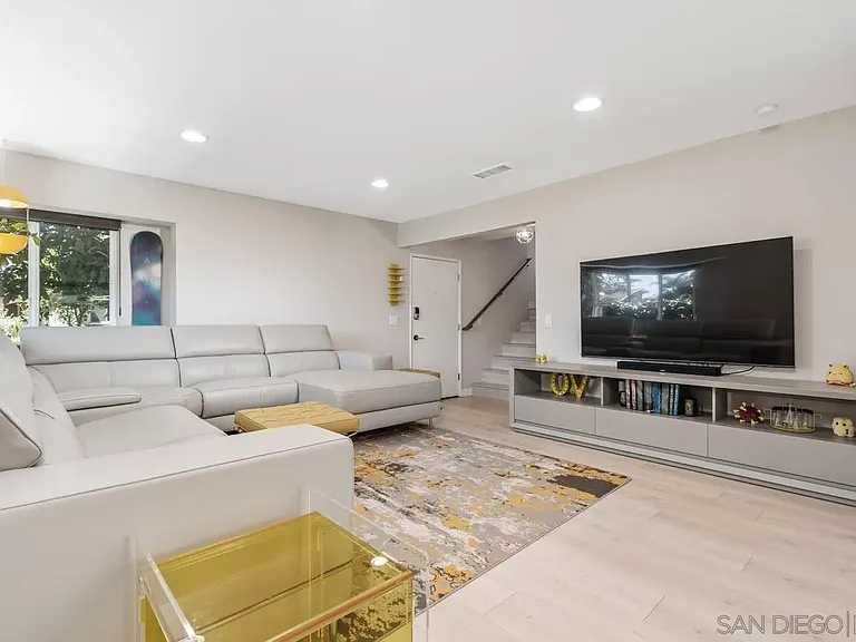 1516 Encino Ave #B — Photo 7