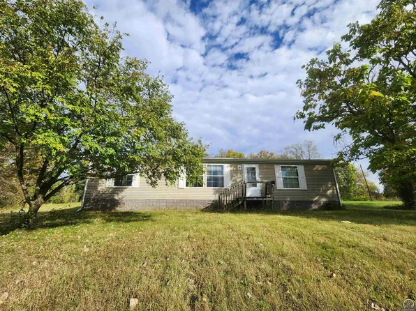 420 W 8th St, Horton, KS 66439