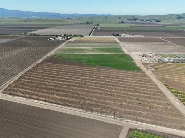 4211 Bolsa Rd, Hollister, CA 95023