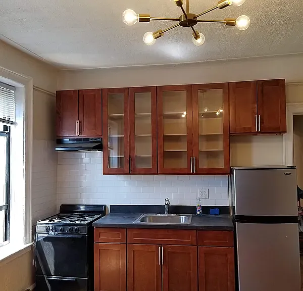 2111 Beekman Pl #4L — Photo 14