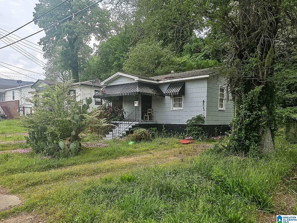 2nd image of 1104 Avenue E