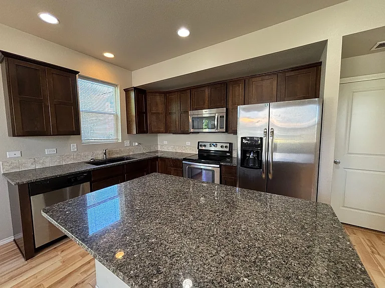 1902 Winamac Dr — Photo 8