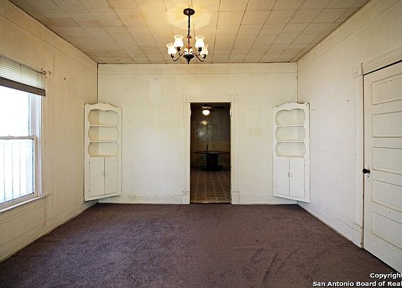 3rd image of 403 E Hart Ave