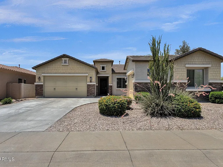 2403 E Robb Ln — Photo 2
