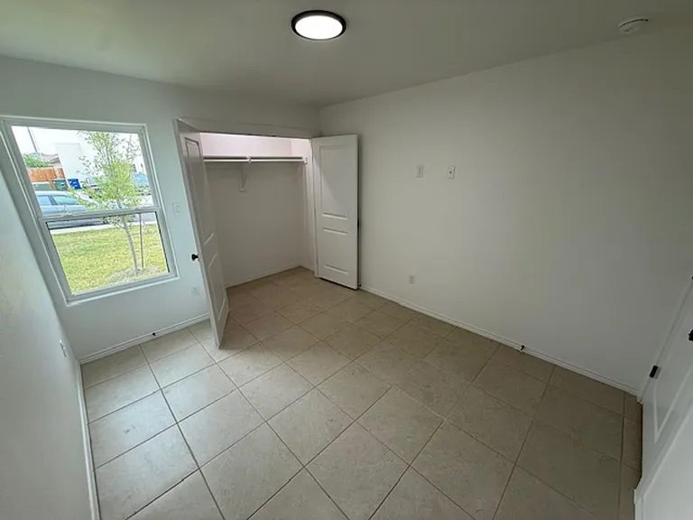 3510 Pascual De Leon Dr — Photo 11