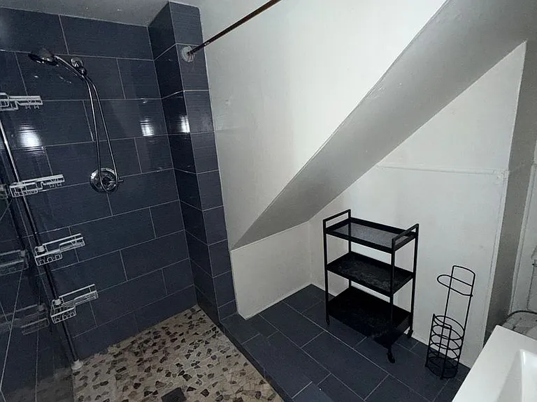 271 Locust Ave — Photo 3