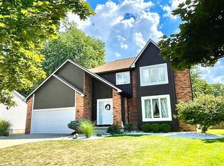 64 Shalamar Ct, Getzville, NY 14068