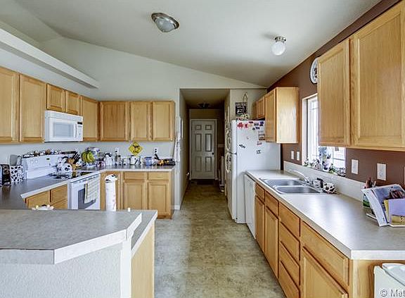 2nd image of 2505 Bluebells Dr