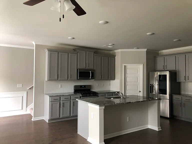 2704 Shetley Creek Dr — Photo 3