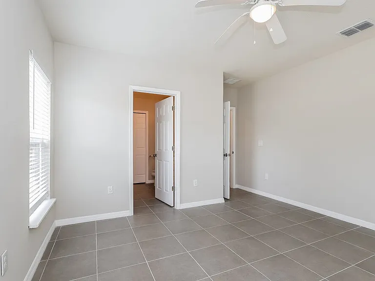 1658 Redfin Dr — Photo 10