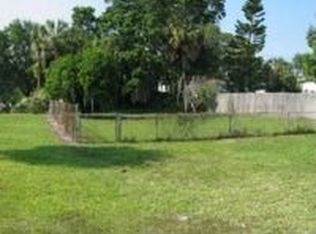 1725 Massachusetts Ave NE, Saint Petersburg, FL 33703