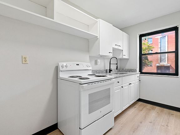 2nd image of 2117 Brownsville Rd APT B33