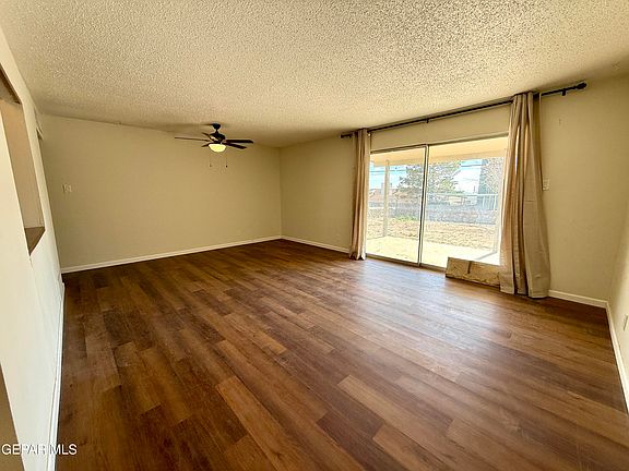3rd image of 2616 Pierce Ave