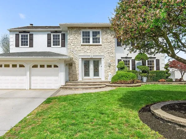 5 Greenleigh Cir, Sewell, NJ 08080