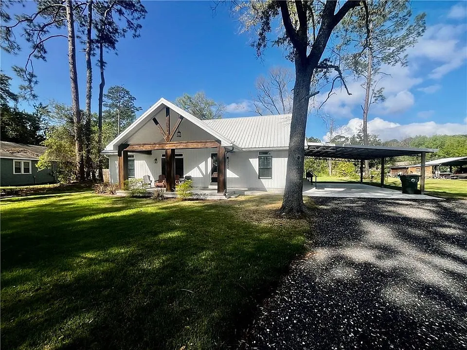 377 Midway Cir